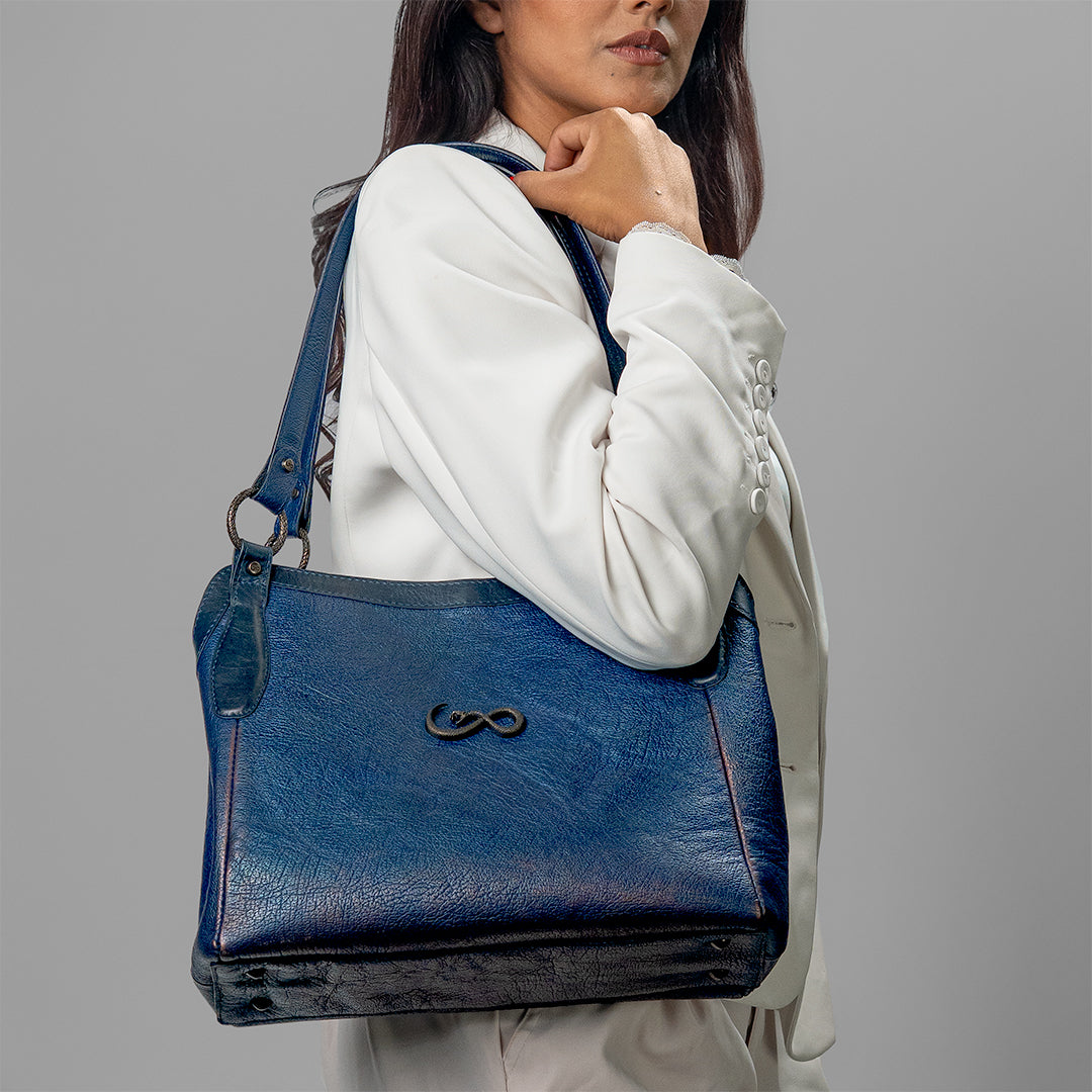 Bolsa Shoulder bag  - BARBARA Astral Blue