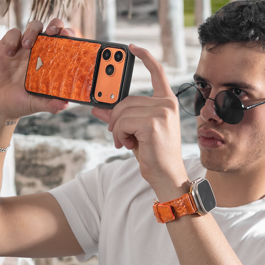 Funda iPhone 17 Pro Max Billionaire Croc Orange Sunset